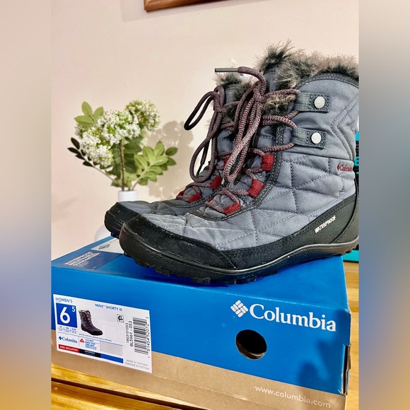 Columbia boots - Picture 2 of 7